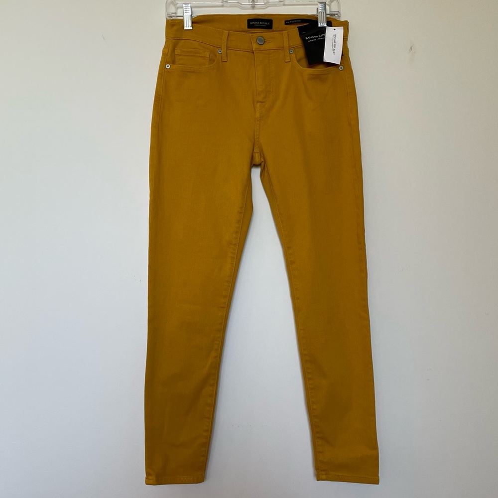 Mid rise Skinny Mustard Jeans NWT